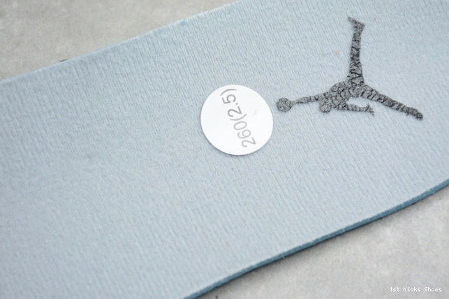 1st Kicks light smoke air jordan grey mid 1665 SportInspired 1 554724- 1125